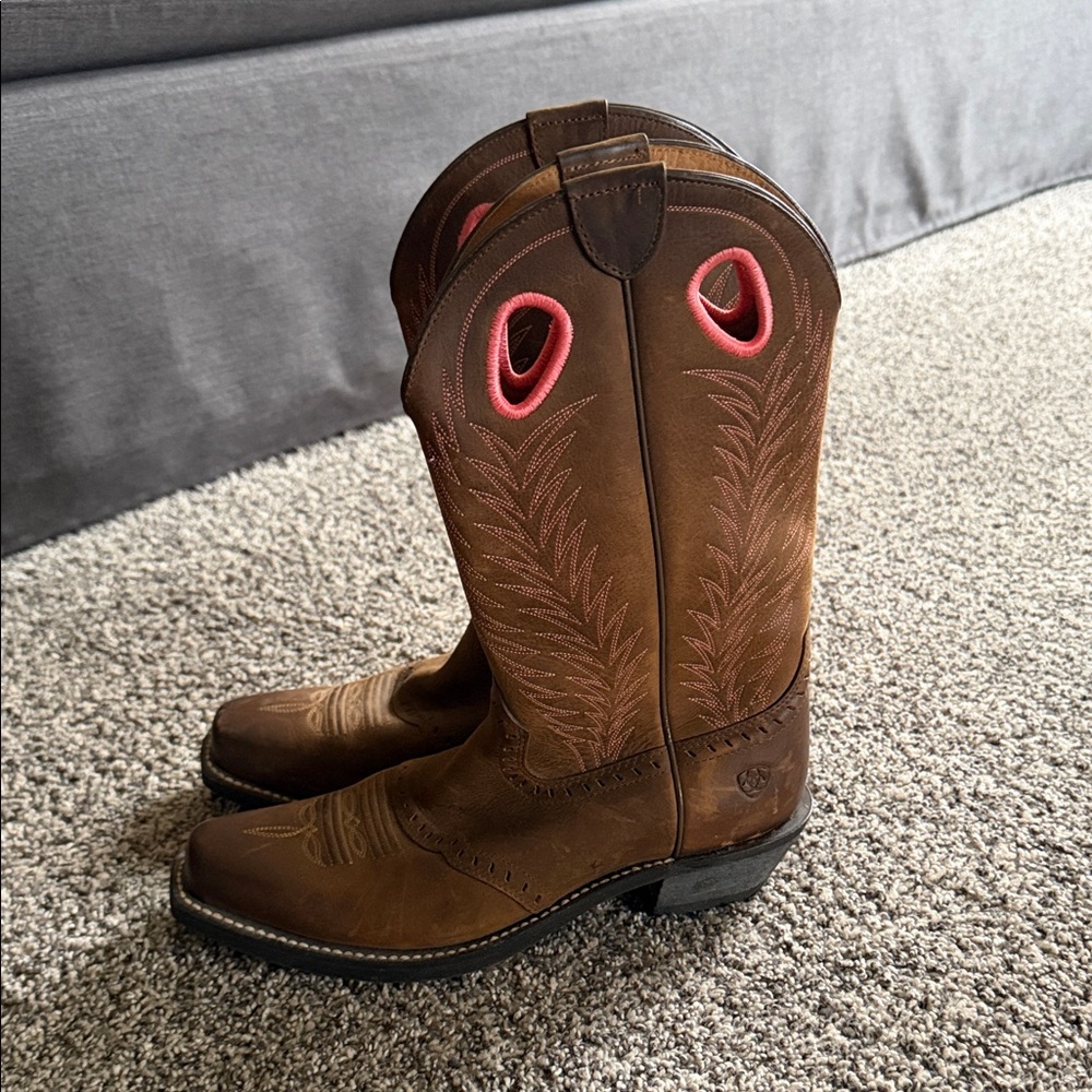 Ariat Brown Leather Heeled Boots with pink Highlights - Picture 2 of 8